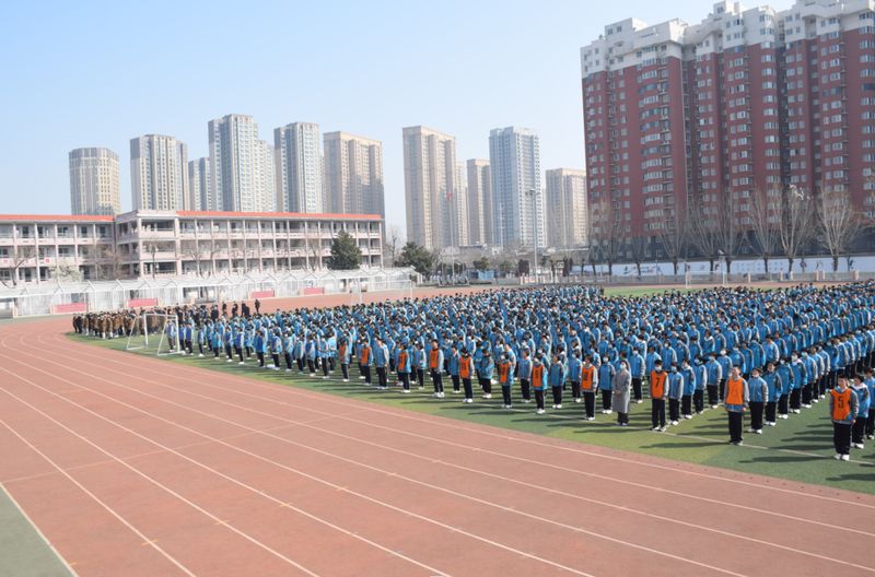 大力弘扬雷锋精神 争当新时代好少年——新乡市第十中学“学雷锋活动”启动仪式