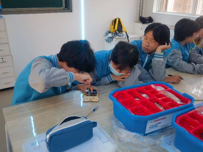 《智能路灯》——新乡市第十中学科教组科学教育优秀课例展评（五）