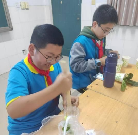 《探索树叶变色的秘密》——新乡市第十中学生物组科学教育优秀课例展评（五）