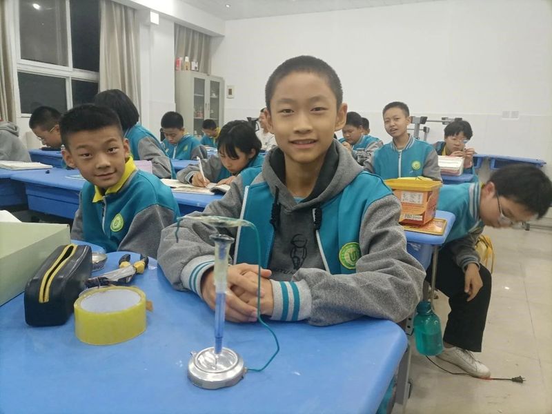 《悬浮笔架》——新乡市第十中学物理组科学教育优秀课例展评（五）